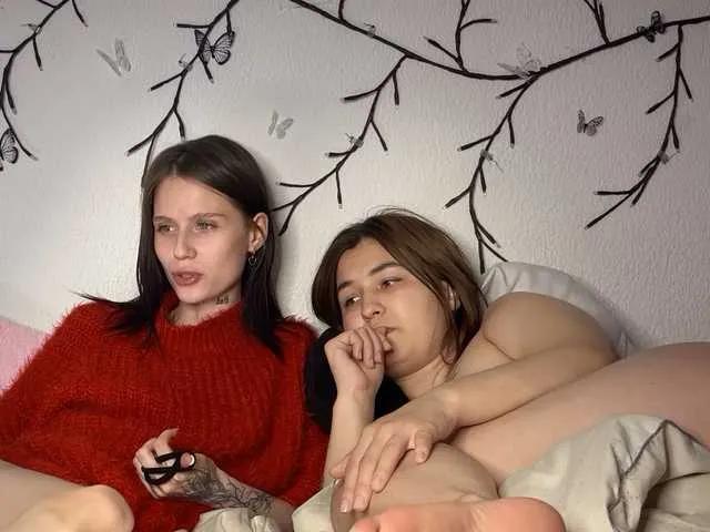 2Love-Love2 on BongaCams