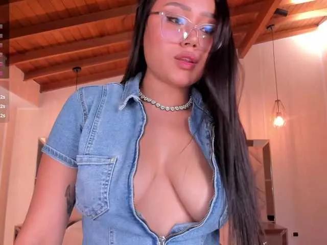 Offline AmberLewis on BongaCams