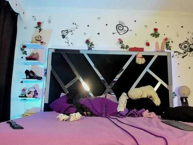 Dreamgirlss on BongaCams