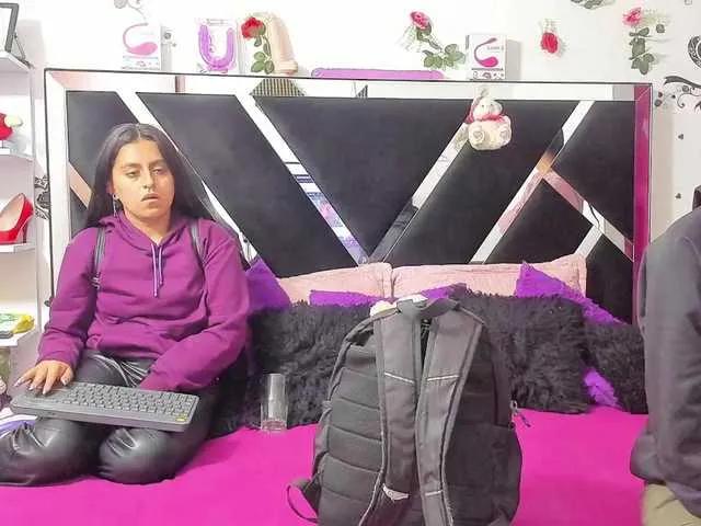 Dreamgirlss on BongaCams