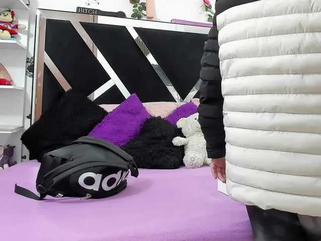 Dreamgirlss on BongaCams