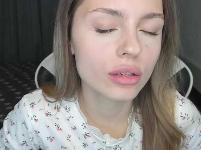 EmilySkout on BongaCams