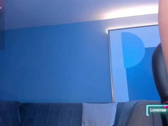 Freechat MaddisonLowe on BongaCams