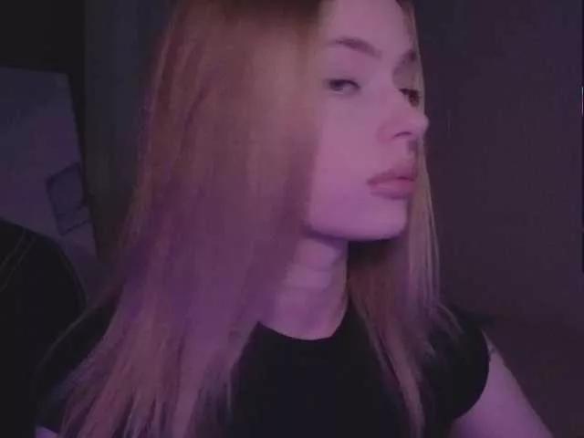Freechat mayshy on BongaCams