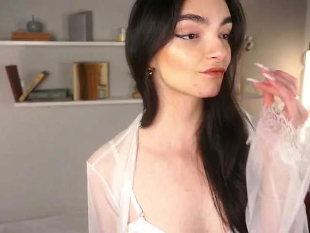 Offline Morena-Dolcce on BongaCams