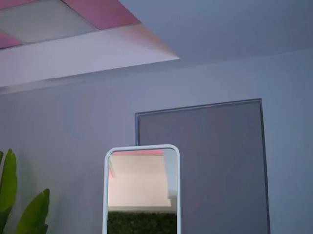 Freechat RaquelleVon on BongaCams