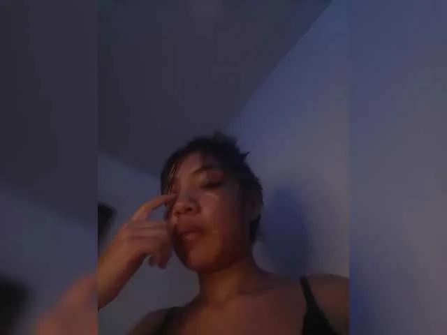 Offline ROOMEXOTIC11 on BongaCams