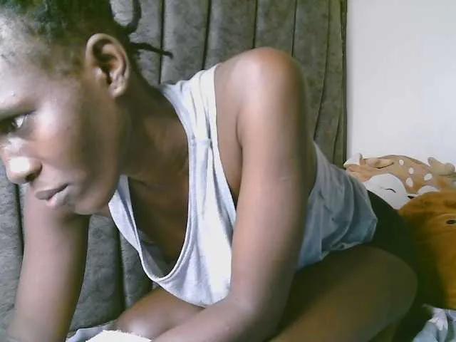 Freechat Starpettite on BongaCams