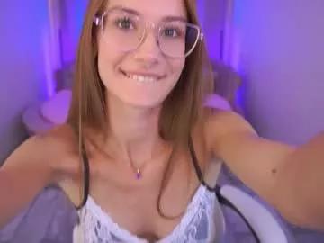 Freechat cozymell on Chaturbate