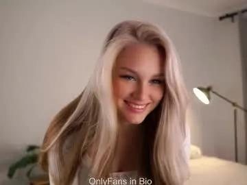 emmiemurray — g: show freckles + lick finger close up / Call me Aurora, I'm from Venice, I'm #18 y.o. Will you be my friend? #bigboobs #new #teen #blonde [25 tokens remaining]