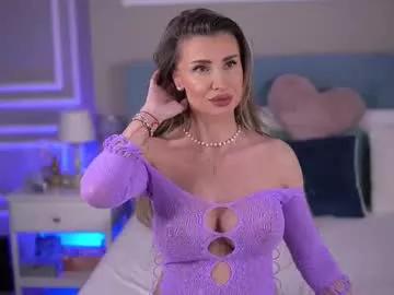 enjoyableemma on Chaturbate