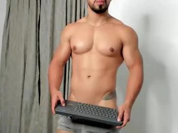 ezzio_scolaro on Chaturbate 