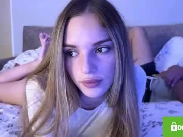 Freechat frenzyfoxs on Chaturbate