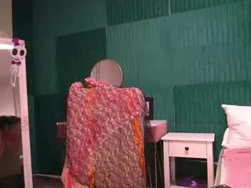 haileymoon85 — Get my vibes up and make me cum. You'll do too, haha! #milf #mature #italian #c2c #blowjob