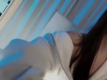 hollyextra on Chaturbate