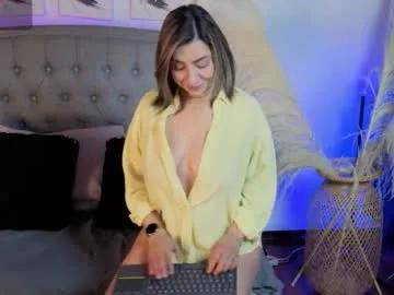 Private isabella_lt on Chaturbate
