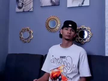 Freechat kenix_7 on Chaturbate