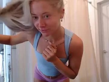 Freechat lilyyymonroee on Chaturbate