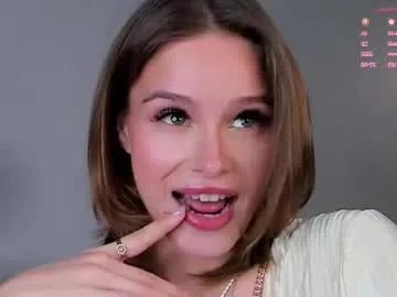 lipswithsweetonthem on Chaturbate