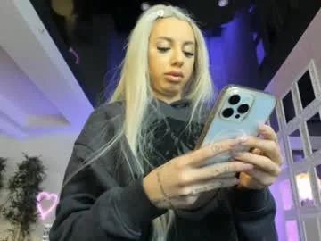 lisaakira — squirt 25/38/100/120/160/200 | #bigboobs #anal #squirt #smoke #dirty [580 tokens remaining]