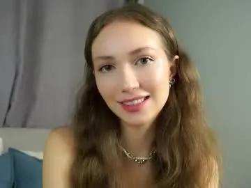 loriamarzinske on Chaturbate