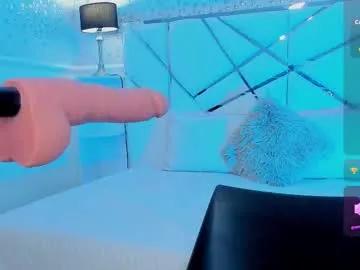 Freechat lyen_rae on Chaturbate