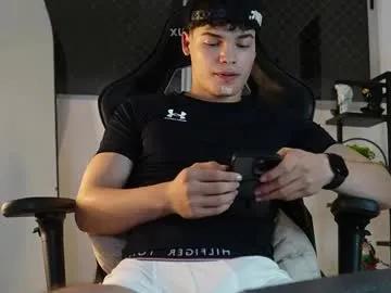 Freechat max_cortes1_ on Chaturbate