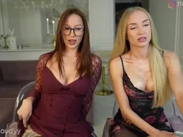 mia_cloudy on Chaturbate