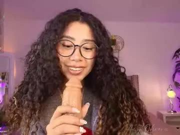 miss_sidney — Play tits [250 tokens left] special commands 7-23-33-  #latina #ebony #bigass #deepthroat #blowjob