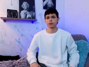 Freechat mykelcano on Chaturbate
