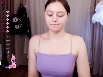 n0_nude — play with my tits  #daddy #nonude #18 #smalltits #british  [0 tokens remaining]