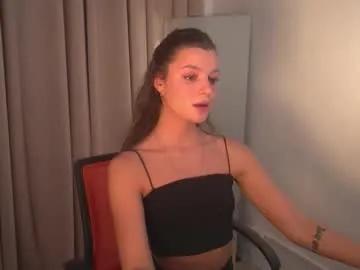 Freechat rainevi on Chaturbate