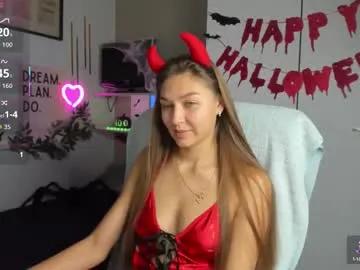 sunlightsofia — GOAL: Topless 5 min [181 tokens remaining] Hi boys! Wanna to have fun? I will give you the brightest moments! 