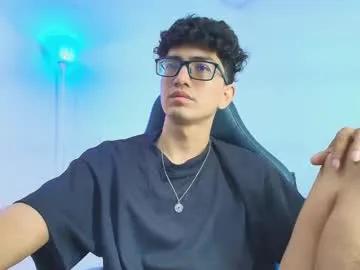 Private tylerwhiite_ on Chaturbate