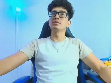 Private tylerwhiite_ on Chaturbate