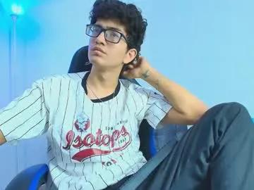 Private tylerwhiite_ on Chaturbate