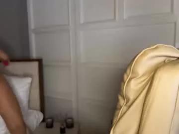 Freechat urlillshy on Chaturbate