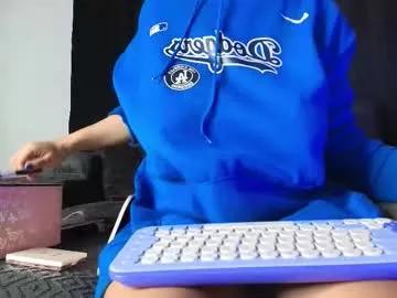 Freechat yungelitamor_ on Chaturbate