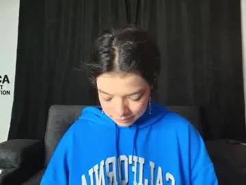 Freechat yungelitamor_ on Chaturbate