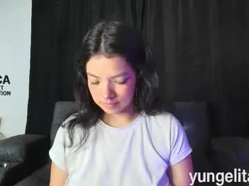 Freechat yungelitamor_ on Chaturbate