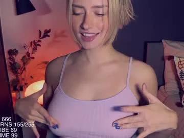 Freechat yvie_ on Chaturbate