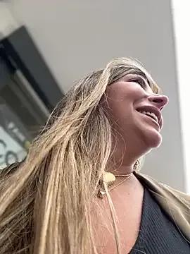 Group _Abril-Office1 on StripChat