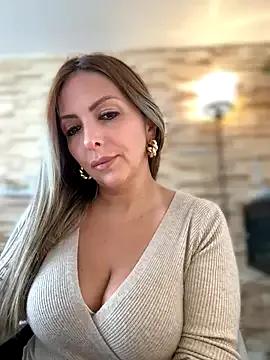 Group _Abril-Office1 on StripChat