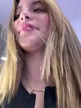 Group _Alicee_1 on StripChat