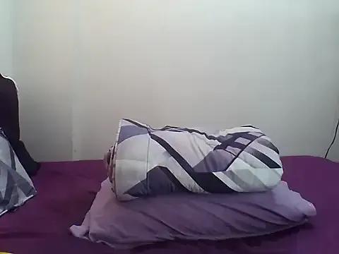 Freechat AddictiveAssCurves on StripChat