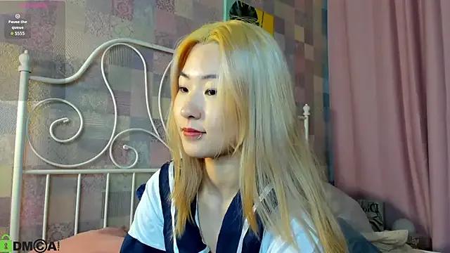 Aisi_18 on StripChat 