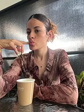 StripChat alana15 is Freechat alana15 — SQUIRT UNDER THE TABLE