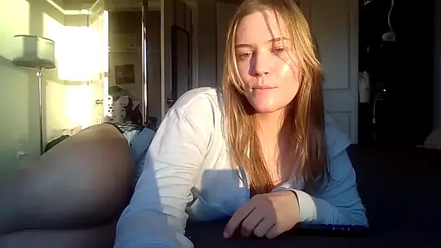 AllesandraLove on StripChat