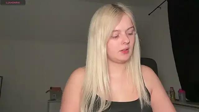 Allylove03 on StripChat 