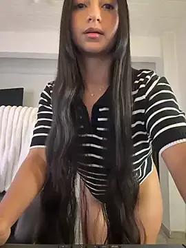 Freechat aly_golden_ on StripChat